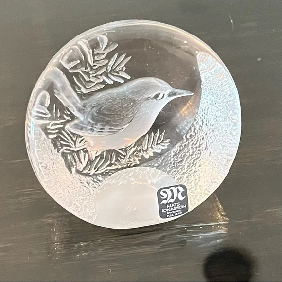 NIB Mats Jonasson Lead Crystal Paperweight Bird and Pine Sweden - Picture 1 of 11